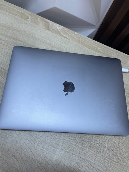 Macbook Pro 13" 8GB RAM 512GB Disco Duro - Seminuevo